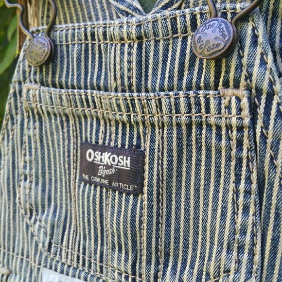 🚜 🆕OshKosh B'Gosh Blue Striped Denim Overalls 6M - Picture 2 of 8